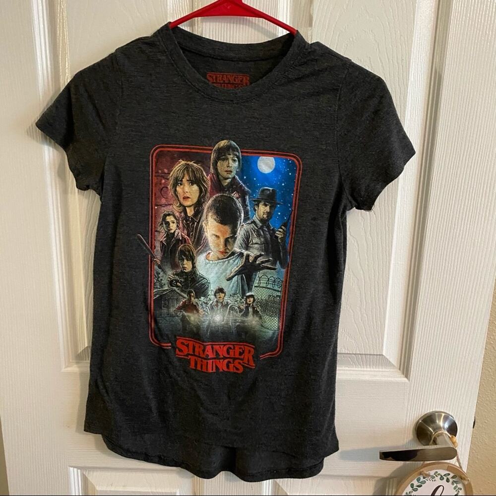 Stranger Things Character Tee Shirt Women's Size Small Short Sleeves Gray